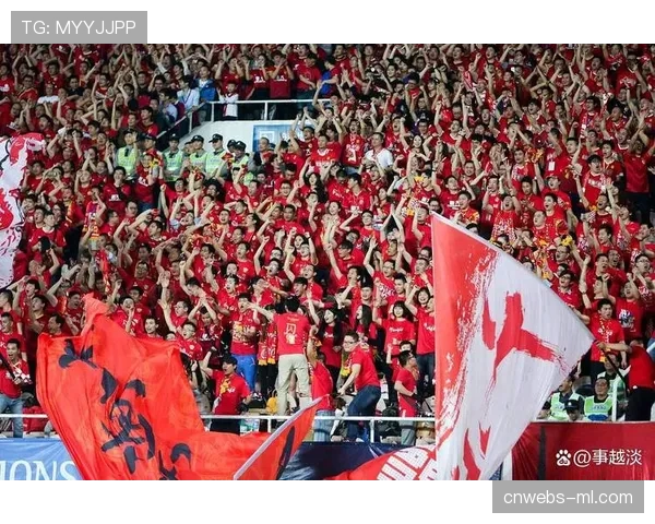 现场花絮:武汉主场球迷巨型TIFO致敬俱乐部成立二十周年